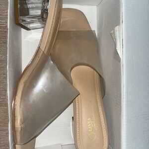 Source Unknown Beige and Clear Heels